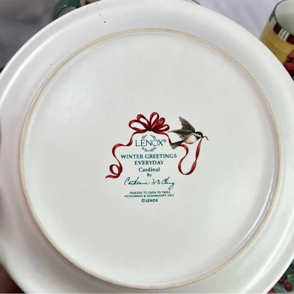 LENOX Winter Greetings Everyday Cardinal 12 pc Dinnerware Set for 4 With Box - Picture 10 of 14